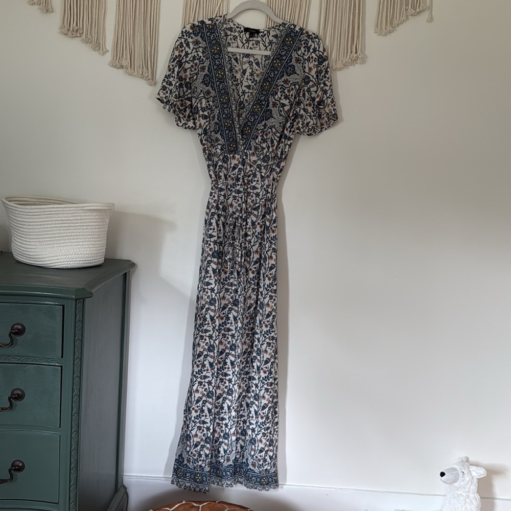Amabella blue cream floral wrap dress - Picture 2 of 6